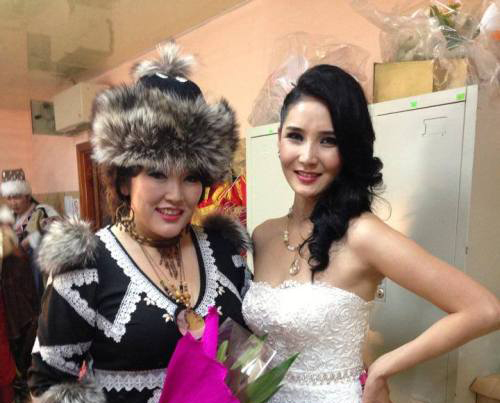 Рок попын “ажаа мама” МУГЖ Б.Сарантуяа  залуу дуучдаа магтсаар